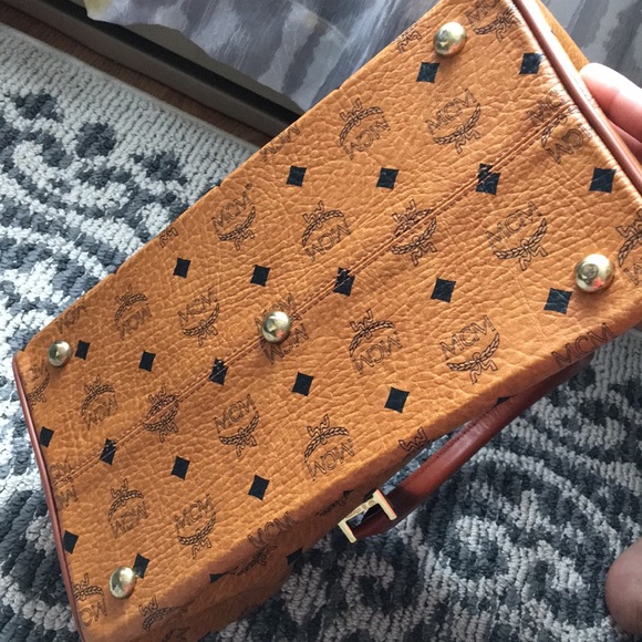 MCM boston 32 - Picture 10 of 11